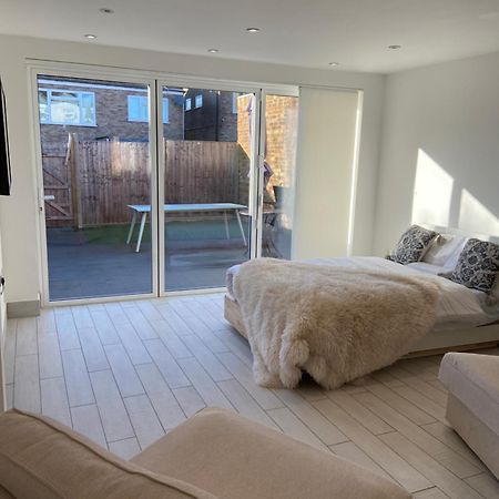 The Bay Apartment Edgware Dış mekan fotoğraf