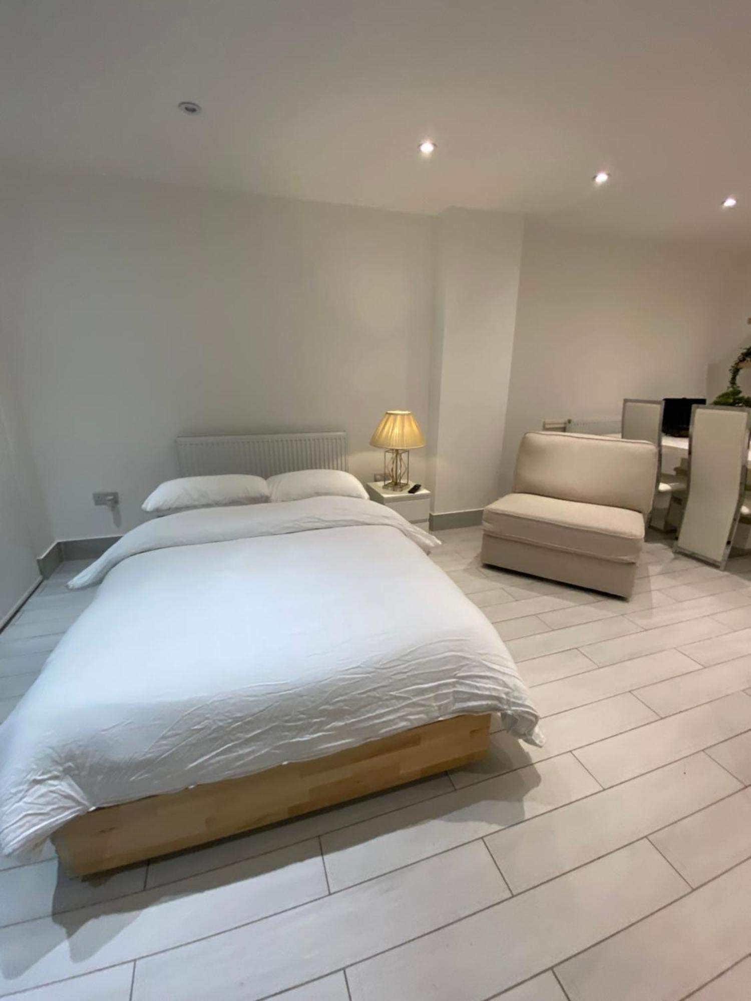 The Bay Apartment Edgware Dış mekan fotoğraf