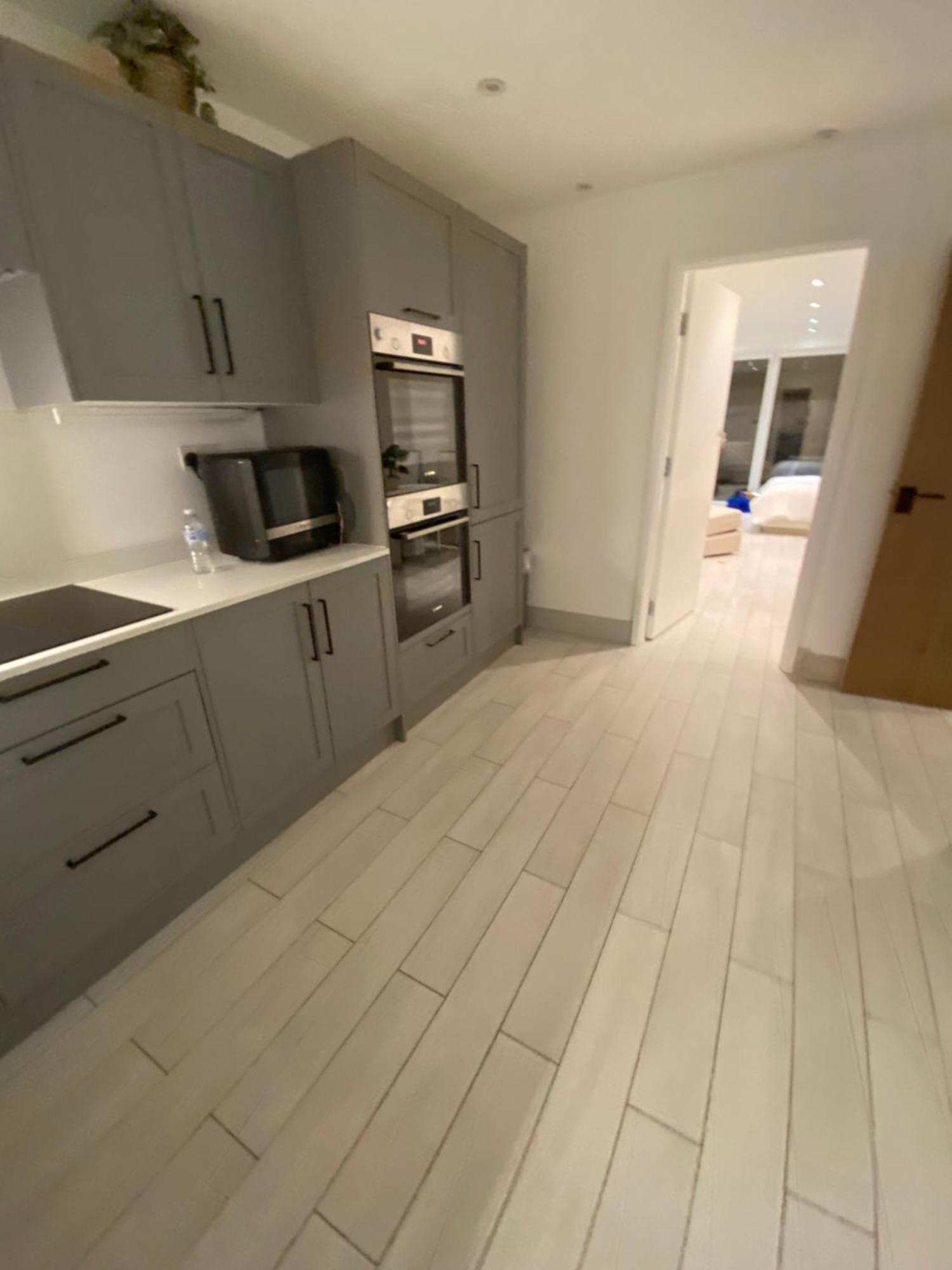 The Bay Apartment Edgware Dış mekan fotoğraf