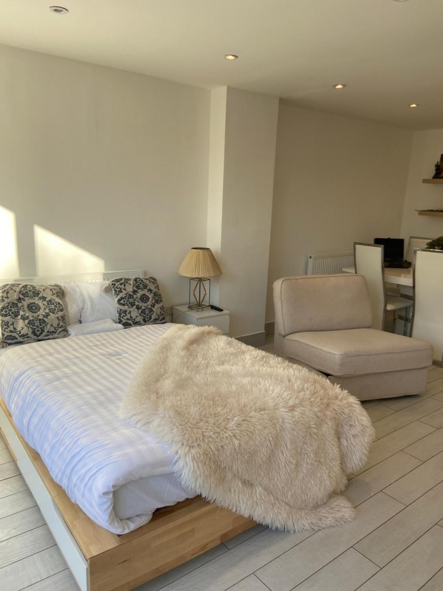 The Bay Apartment Edgware Dış mekan fotoğraf
